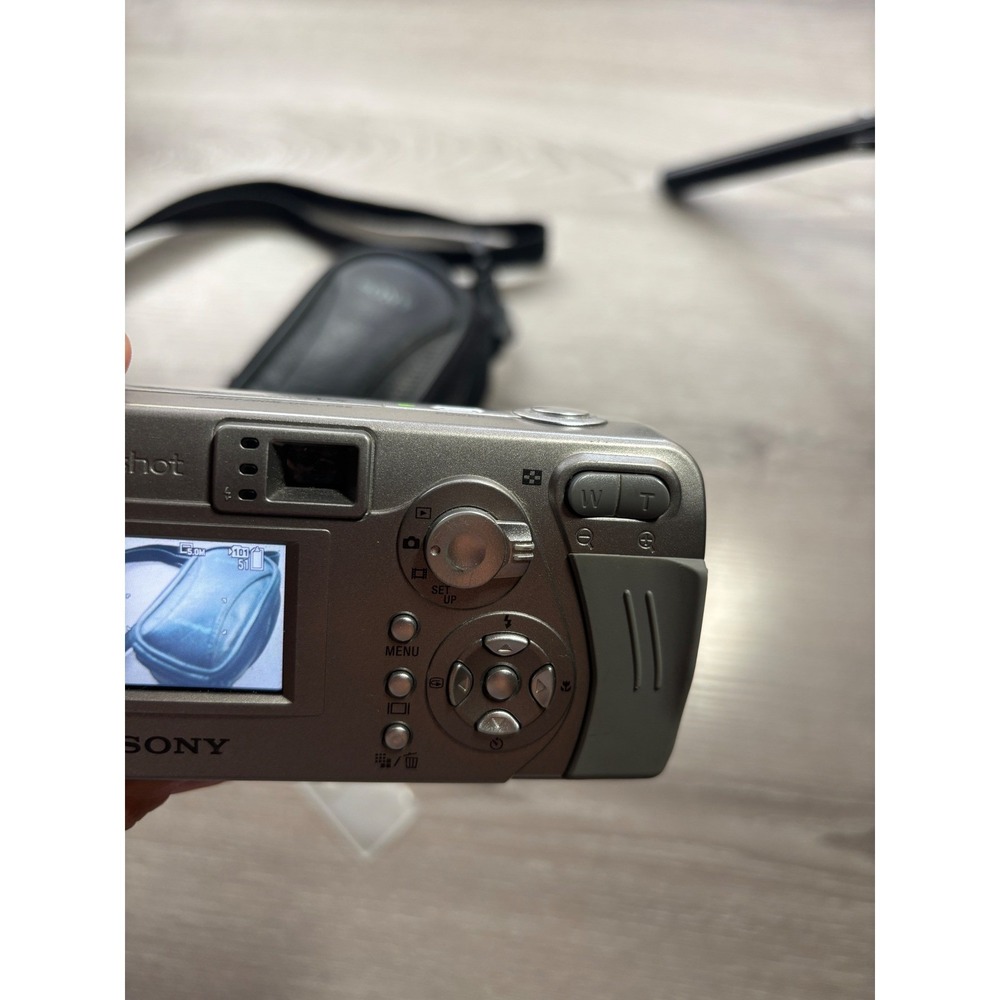 Sony Cyber-shot DSC-P92 5.0MP Digital Camera 3x Optical Zoom with Case TESTED - Picture 11 of 13